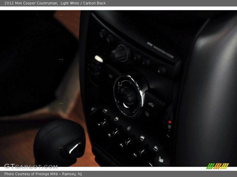 Light White / Carbon Black 2012 Mini Cooper Countryman