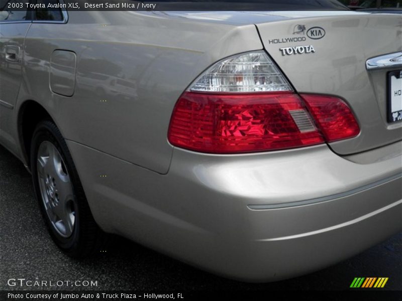 Desert Sand Mica / Ivory 2003 Toyota Avalon XLS