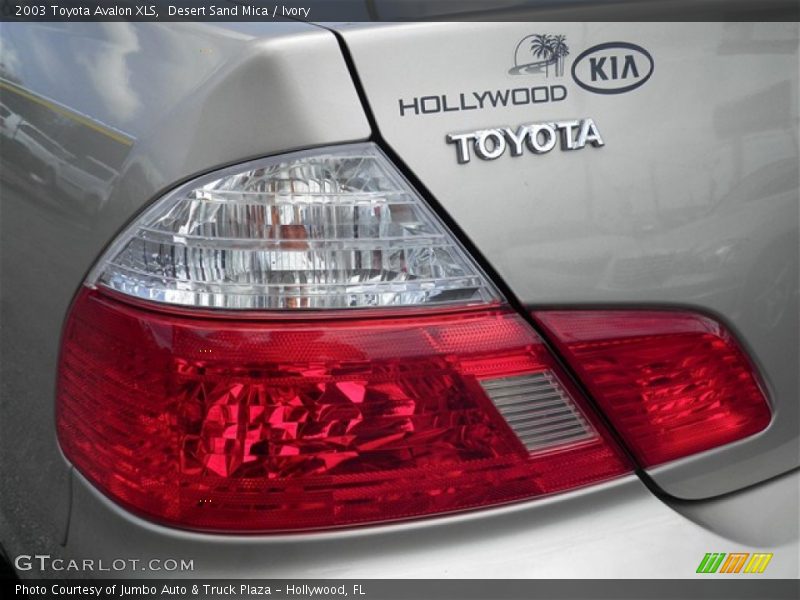 Desert Sand Mica / Ivory 2003 Toyota Avalon XLS
