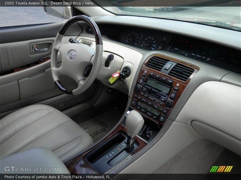 Desert Sand Mica / Ivory 2003 Toyota Avalon XLS