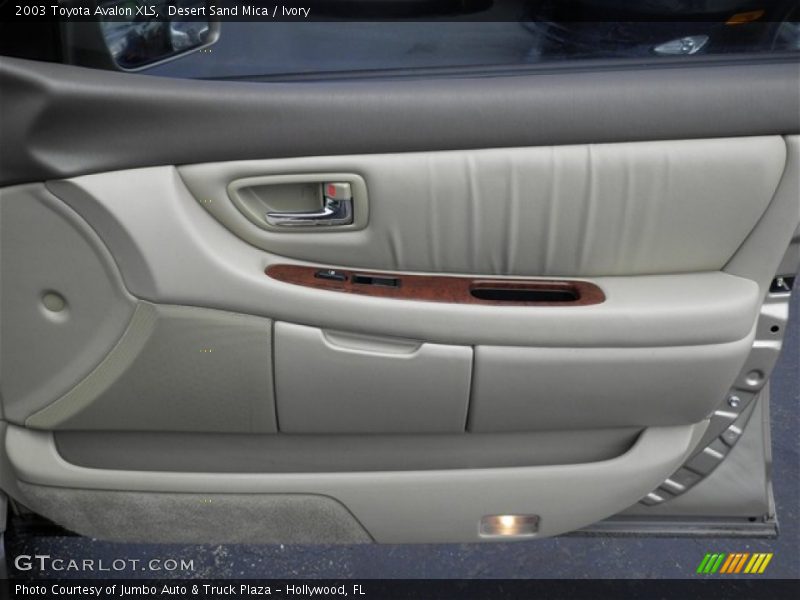 Desert Sand Mica / Ivory 2003 Toyota Avalon XLS