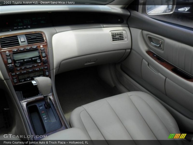 Desert Sand Mica / Ivory 2003 Toyota Avalon XLS