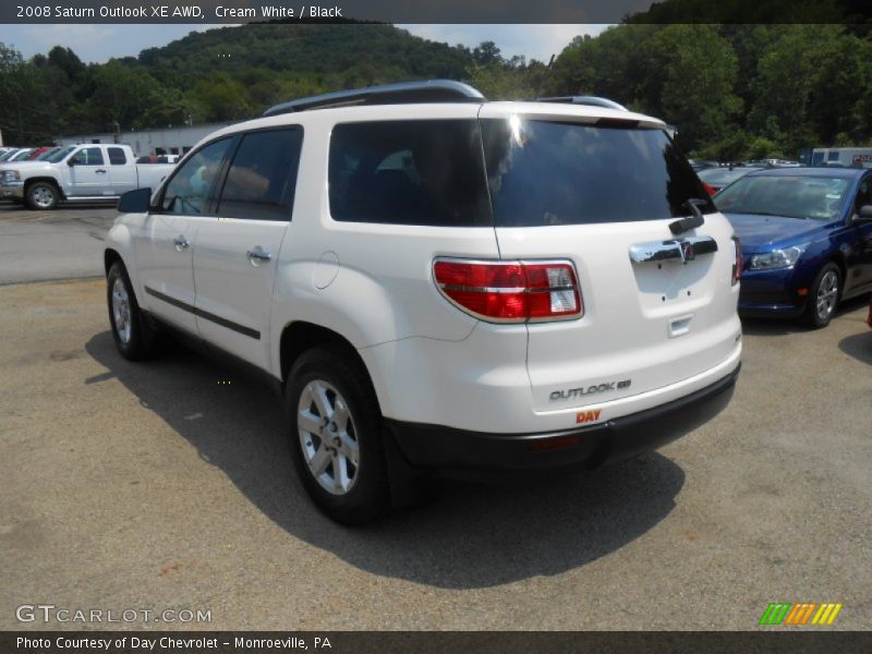 Cream White / Black 2008 Saturn Outlook XE AWD