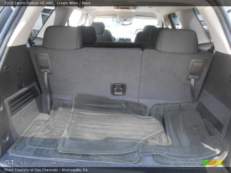 Cream White / Black 2008 Saturn Outlook XE AWD