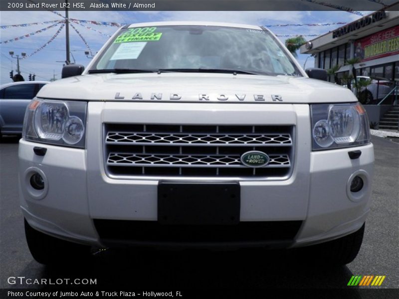 Alaska White / Almond 2009 Land Rover LR2 HSE