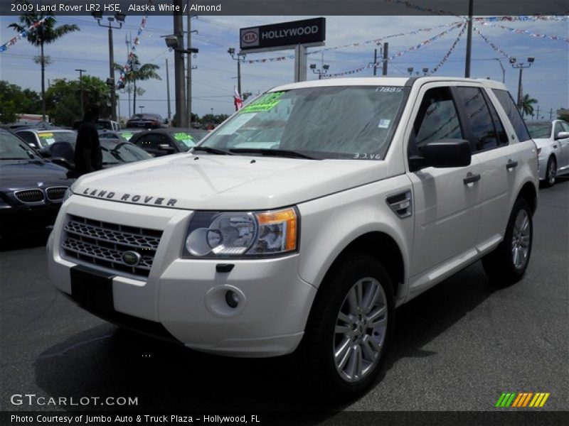 Alaska White / Almond 2009 Land Rover LR2 HSE