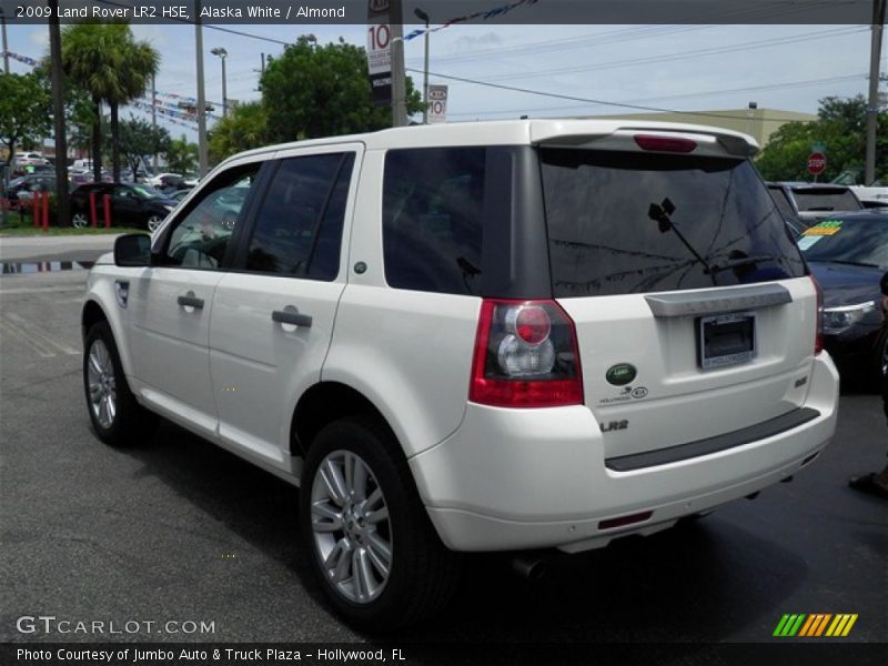 Alaska White / Almond 2009 Land Rover LR2 HSE