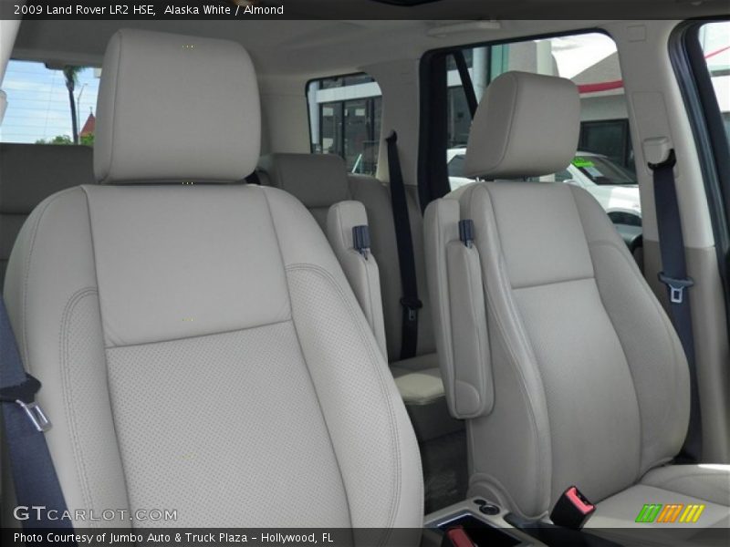 Alaska White / Almond 2009 Land Rover LR2 HSE