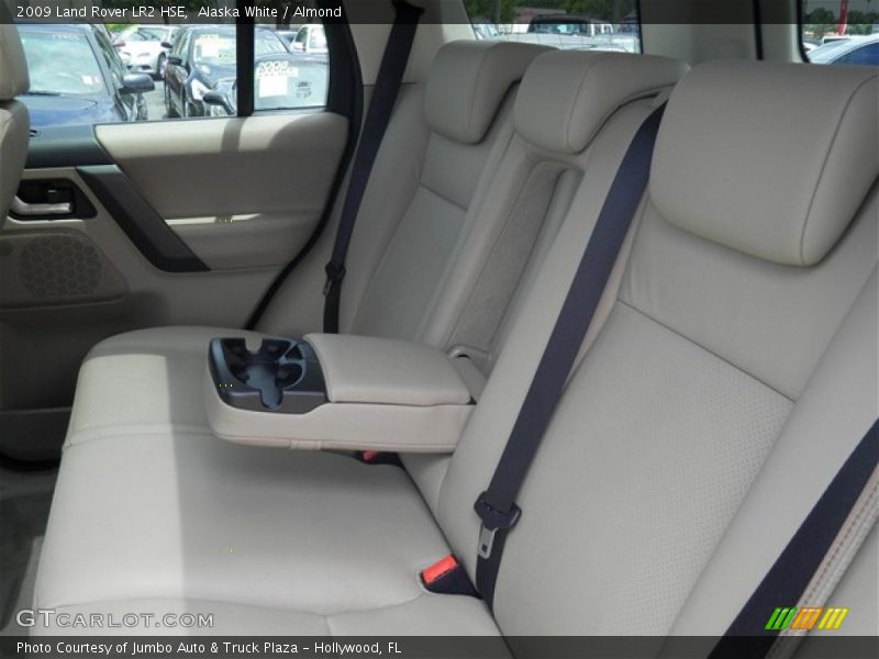 Alaska White / Almond 2009 Land Rover LR2 HSE