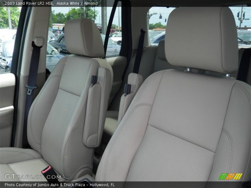 Alaska White / Almond 2009 Land Rover LR2 HSE