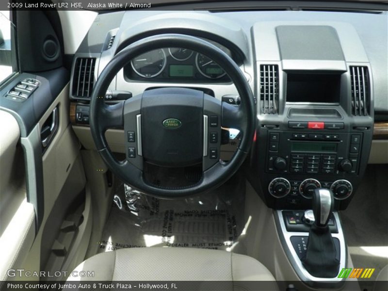Alaska White / Almond 2009 Land Rover LR2 HSE