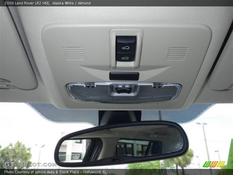 Alaska White / Almond 2009 Land Rover LR2 HSE