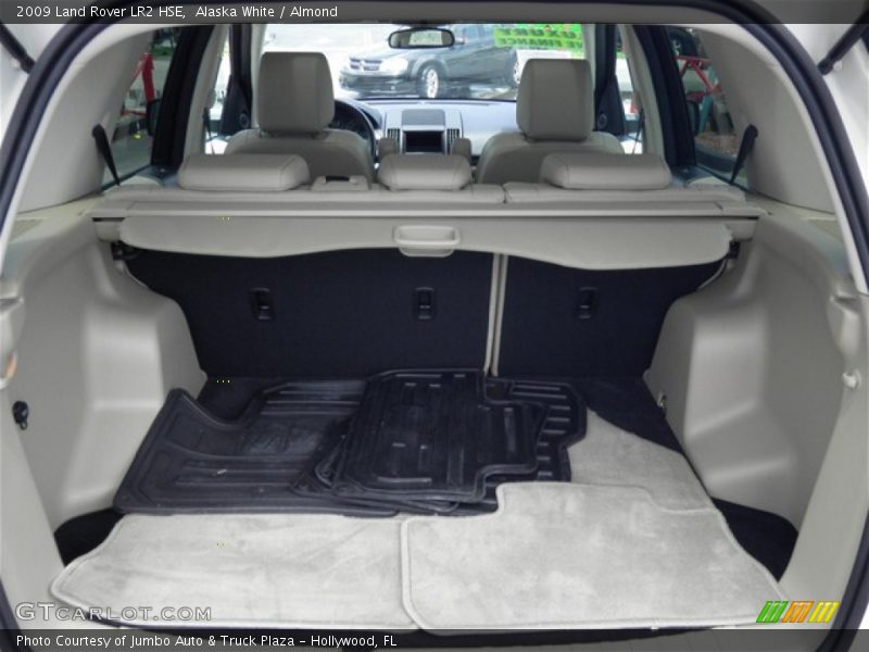 Alaska White / Almond 2009 Land Rover LR2 HSE