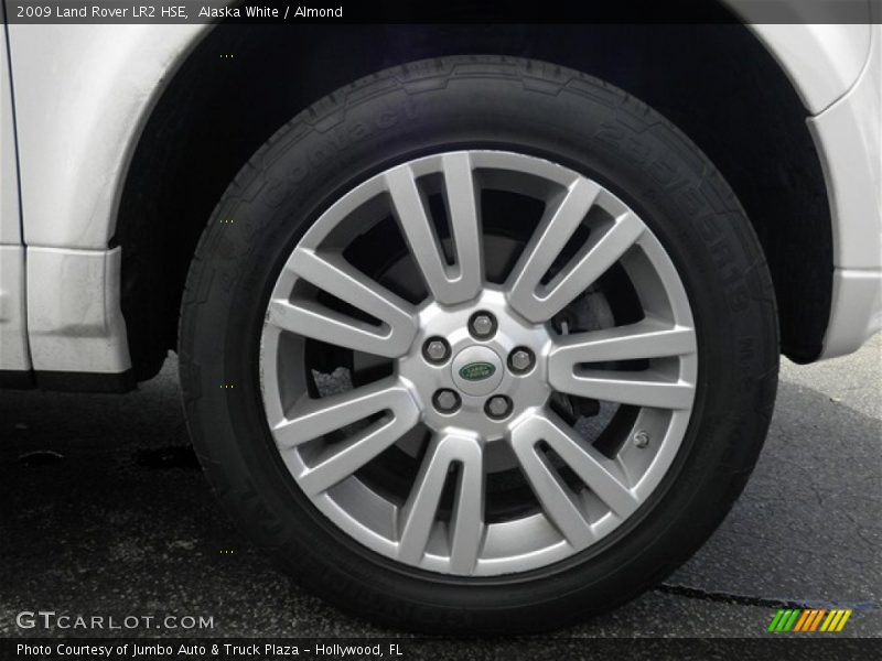 Alaska White / Almond 2009 Land Rover LR2 HSE