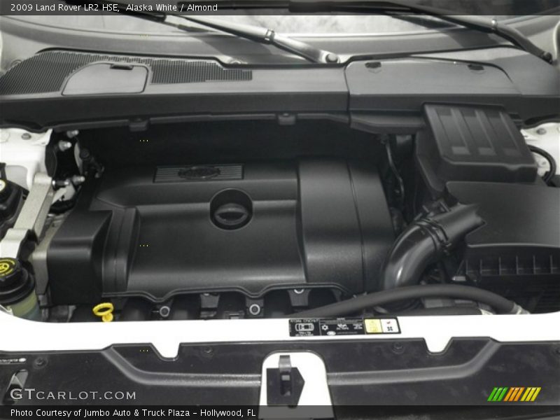 Alaska White / Almond 2009 Land Rover LR2 HSE