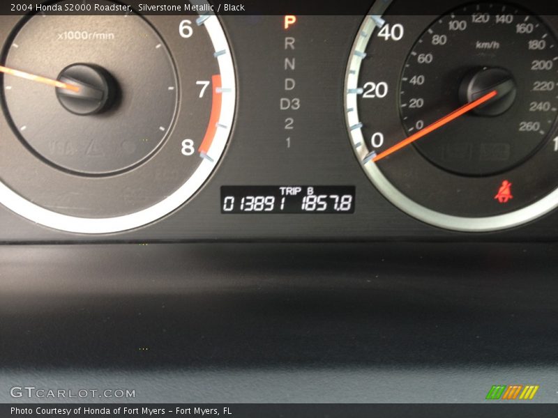 Silverstone Metallic / Black 2004 Honda S2000 Roadster