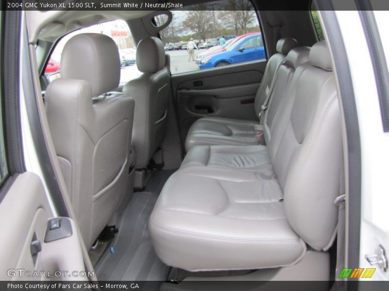 Summit White / Neutral/Shale 2004 GMC Yukon XL 1500 SLT
