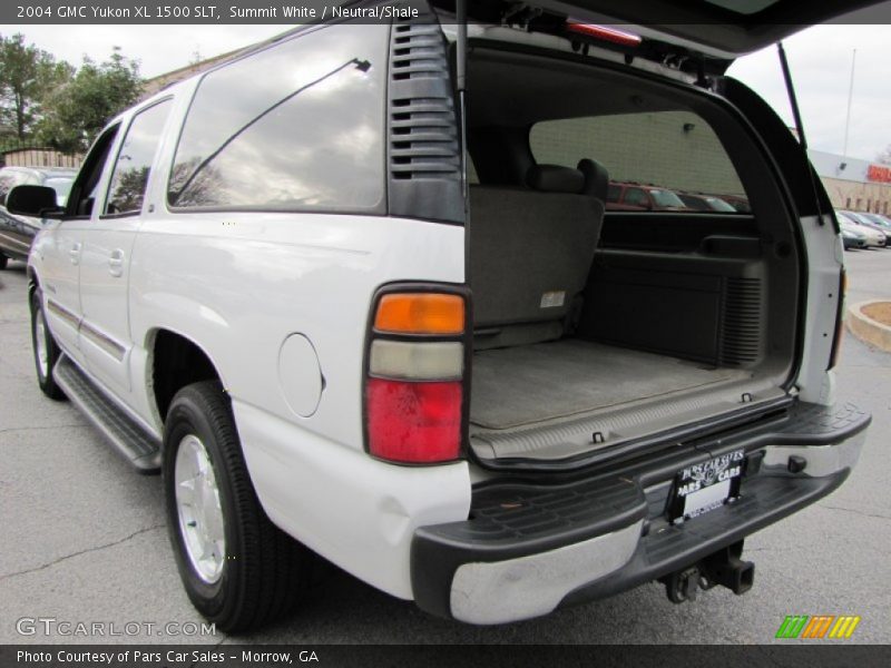 Summit White / Neutral/Shale 2004 GMC Yukon XL 1500 SLT