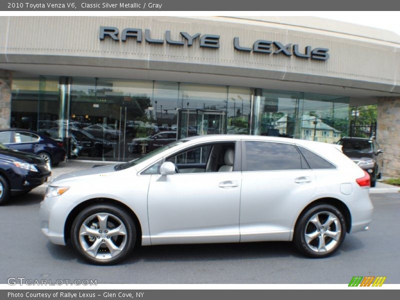 Classic Silver Metallic / Gray 2010 Toyota Venza V6
