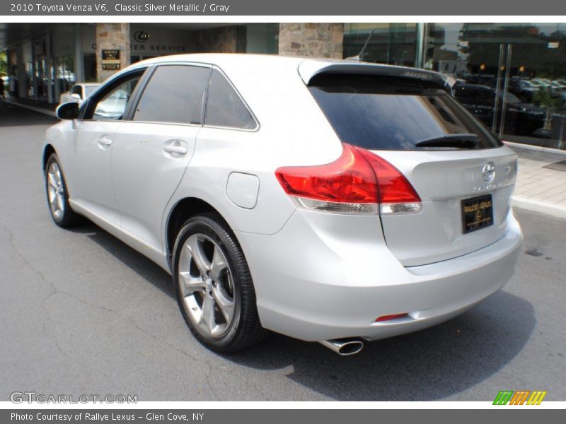 Classic Silver Metallic / Gray 2010 Toyota Venza V6