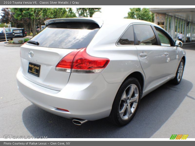 Classic Silver Metallic / Gray 2010 Toyota Venza V6