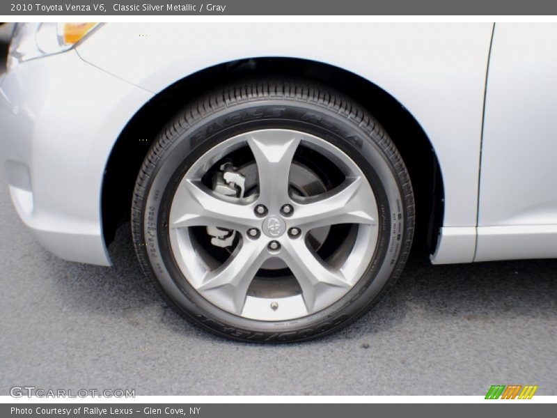 Classic Silver Metallic / Gray 2010 Toyota Venza V6