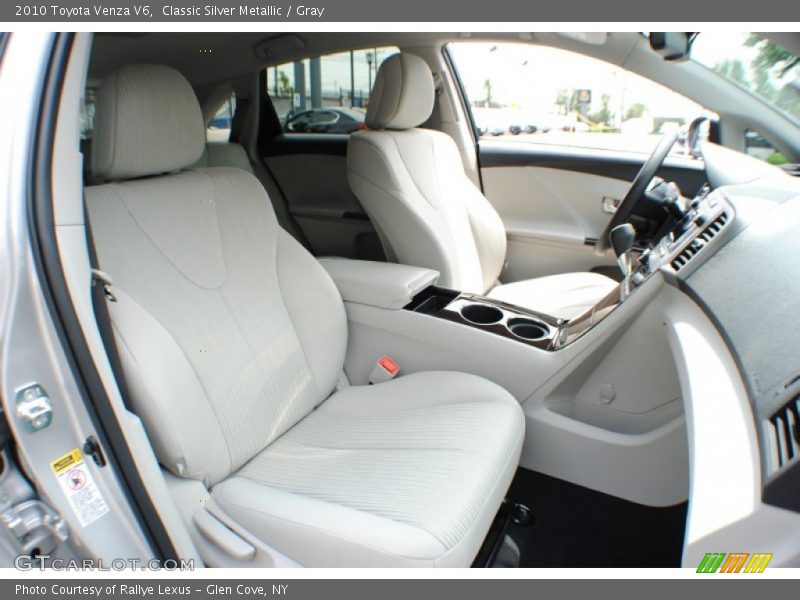Classic Silver Metallic / Gray 2010 Toyota Venza V6