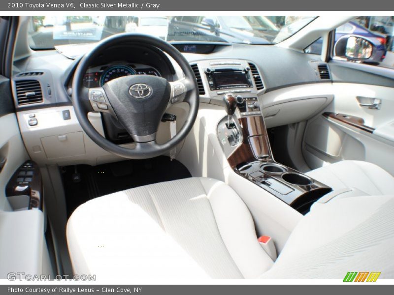 Classic Silver Metallic / Gray 2010 Toyota Venza V6