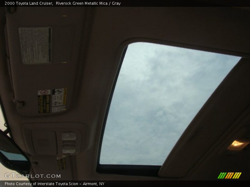 Sunroof of 2000 Land Cruiser 