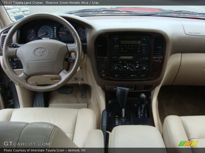 Dashboard of 2000 Land Cruiser 