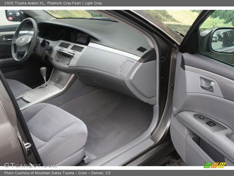 Phantom Gray Pearl / Light Gray 2005 Toyota Avalon XL