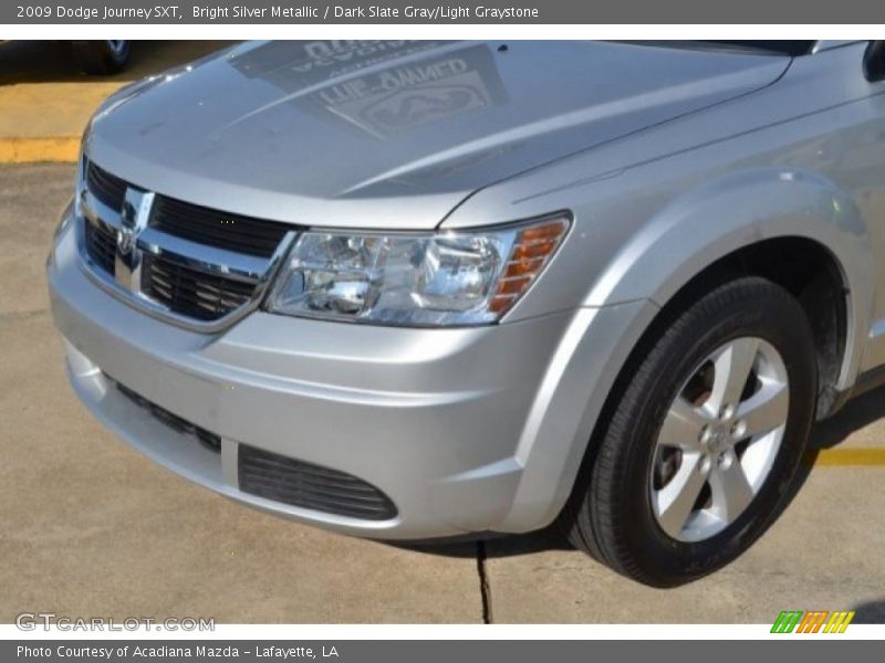 Bright Silver Metallic / Dark Slate Gray/Light Graystone 2009 Dodge Journey SXT