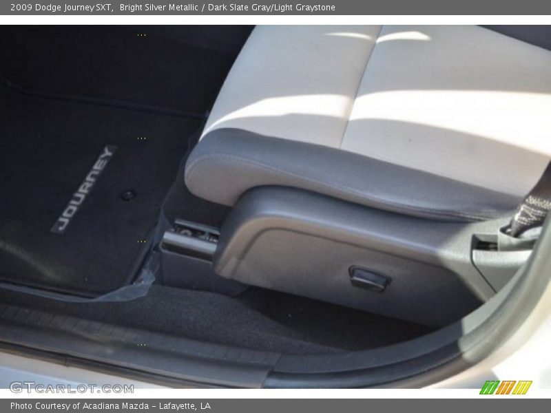 Bright Silver Metallic / Dark Slate Gray/Light Graystone 2009 Dodge Journey SXT
