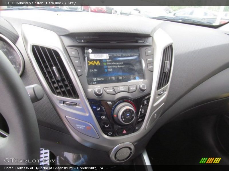 Controls of 2013 Veloster 