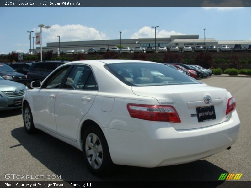 Super White / Ash 2009 Toyota Camry LE