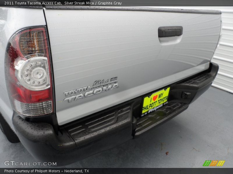 Silver Streak Mica / Graphite Gray 2011 Toyota Tacoma Access Cab