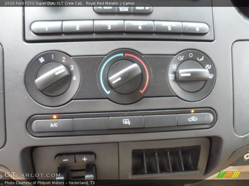 Controls of 2010 F250 Super Duty XLT Crew Cab