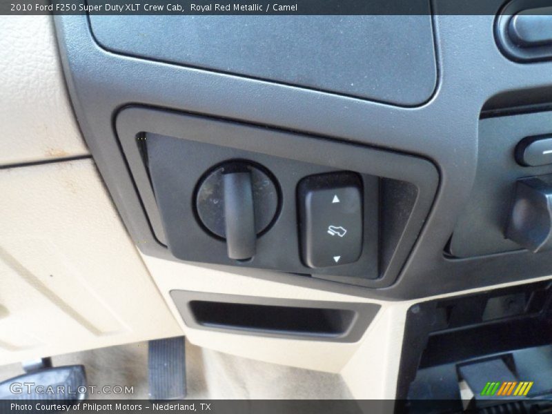 Controls of 2010 F250 Super Duty XLT Crew Cab