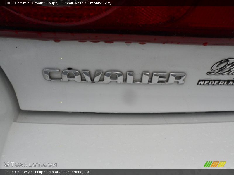 Summit White / Graphite Gray 2005 Chevrolet Cavalier Coupe