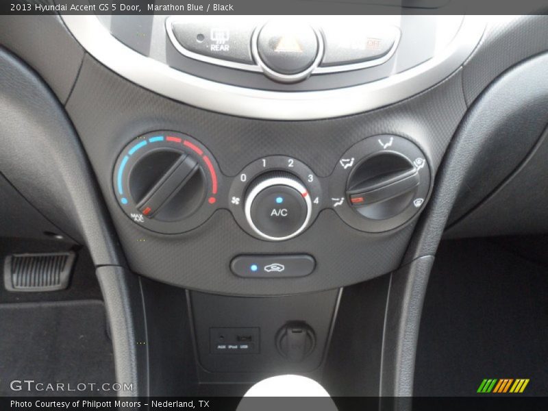 Marathon Blue / Black 2013 Hyundai Accent GS 5 Door