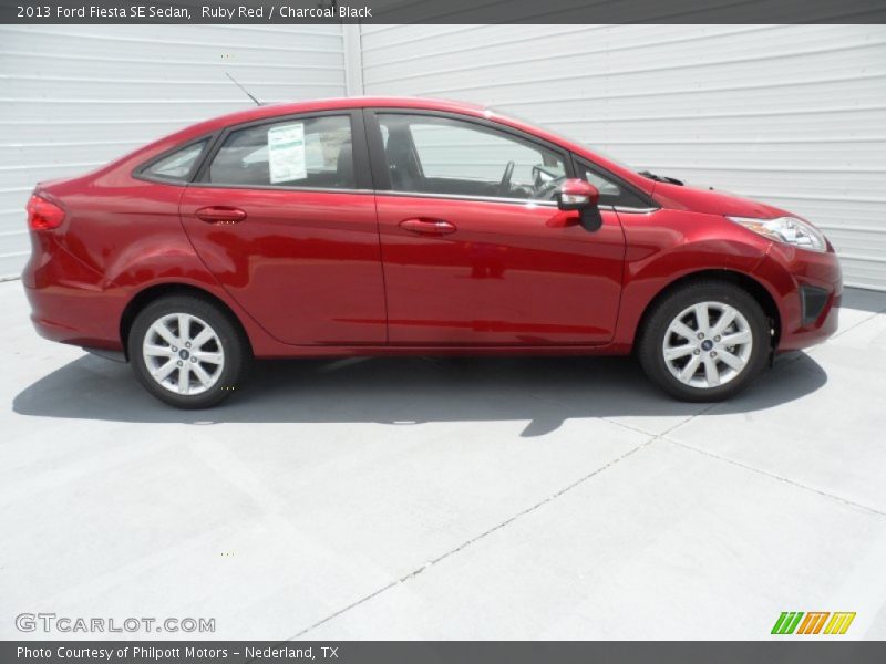  2013 Fiesta SE Sedan Ruby Red