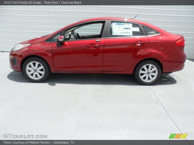  2013 Fiesta SE Sedan Ruby Red