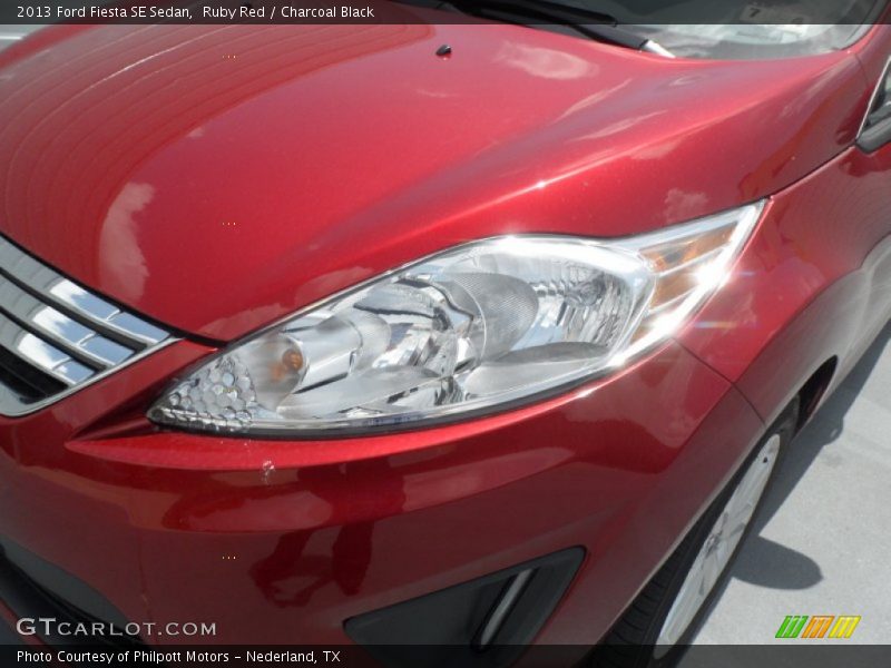 Ruby Red / Charcoal Black 2013 Ford Fiesta SE Sedan