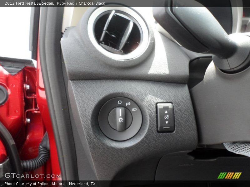 Ruby Red / Charcoal Black 2013 Ford Fiesta SE Sedan