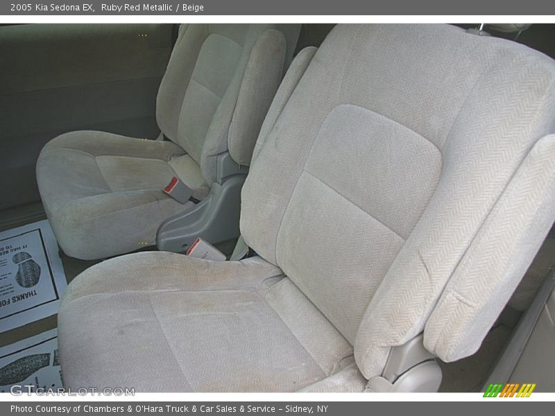 Ruby Red Metallic / Beige 2005 Kia Sedona EX