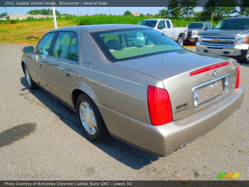 Bronzemist / Neutral Shale 2001 Cadillac DeVille Sedan