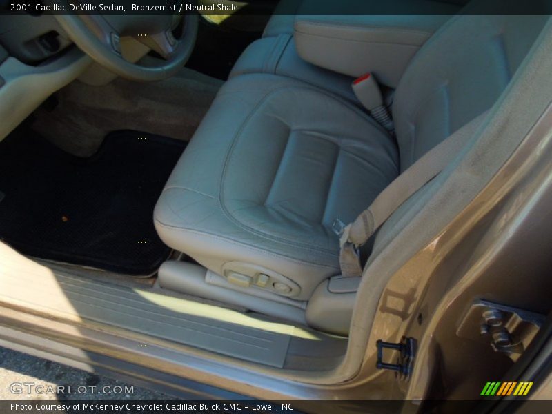 Bronzemist / Neutral Shale 2001 Cadillac DeVille Sedan