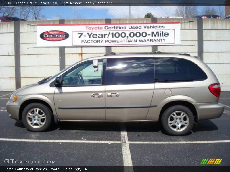 Light Almond Pearl / Sandstone 2002 Dodge Grand Caravan eX