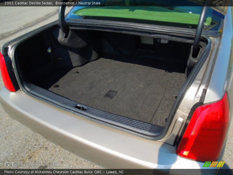 Bronzemist / Neutral Shale 2001 Cadillac DeVille Sedan