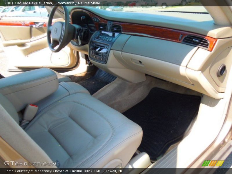 Bronzemist / Neutral Shale 2001 Cadillac DeVille Sedan